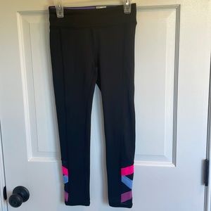 Tek Gear girls hi rise leggings NWT size 7 black with detail on leg